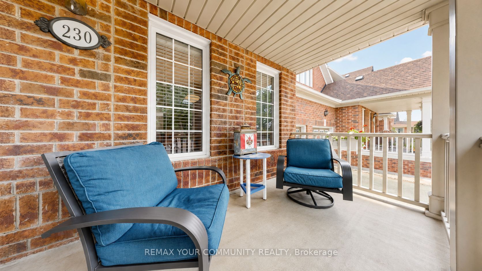 230 Hammersly Boulevard Property Photo 4