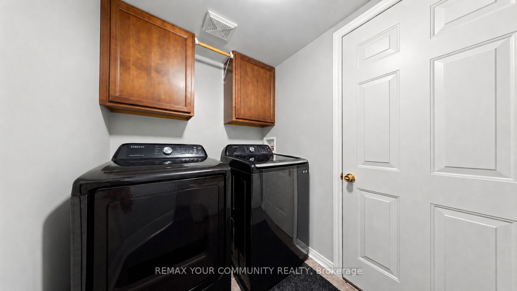 230 Hammersly Boulevard Property Photo 20
