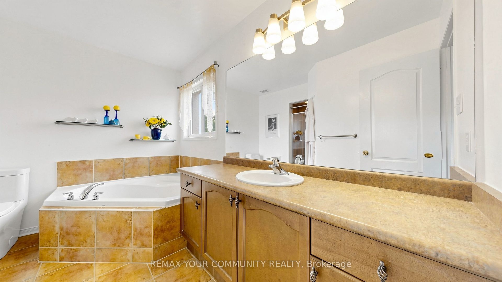 230 Hammersly Boulevard Property Photo 25