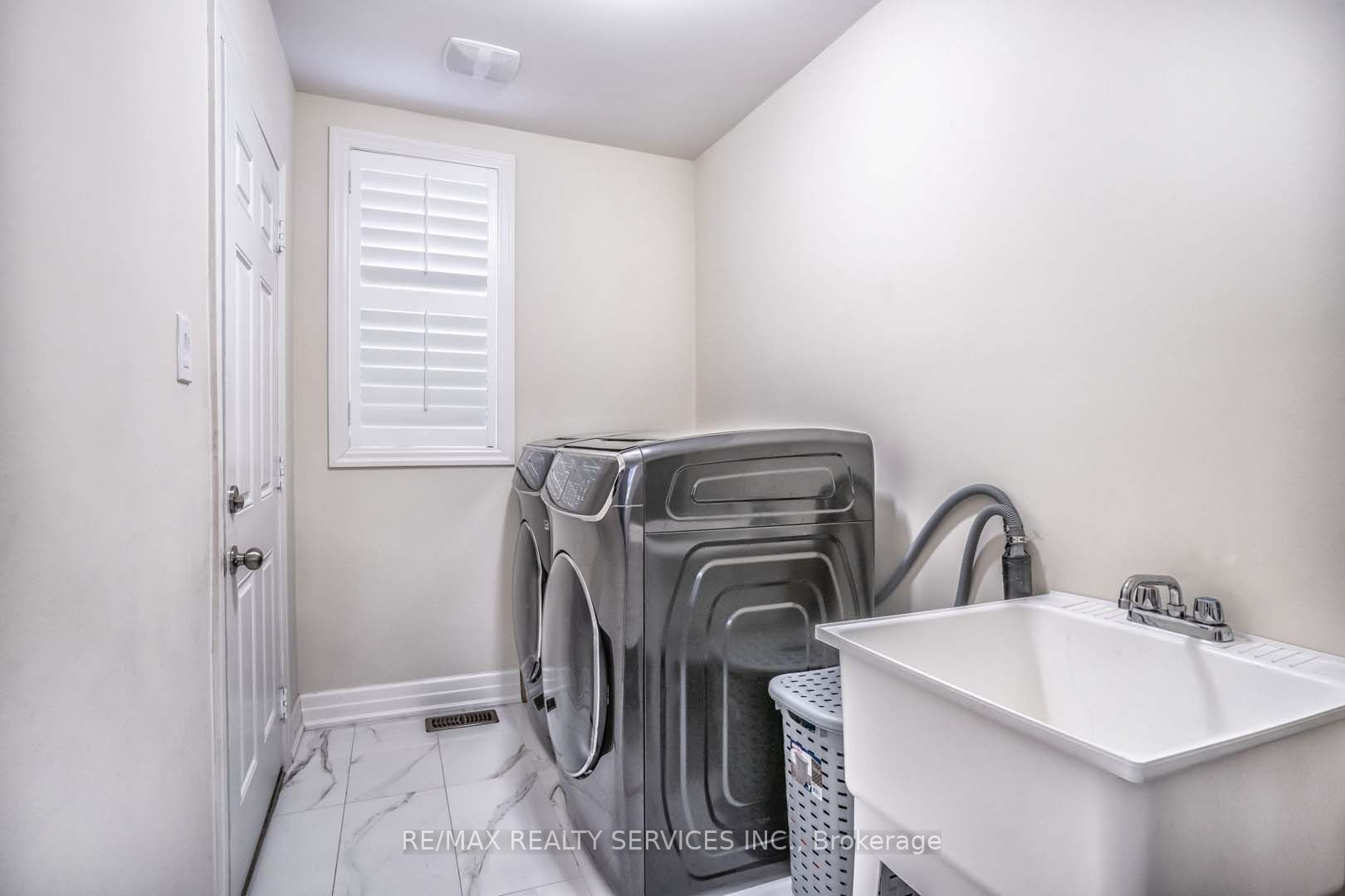 484 Greenwood Drive Property Photo 23