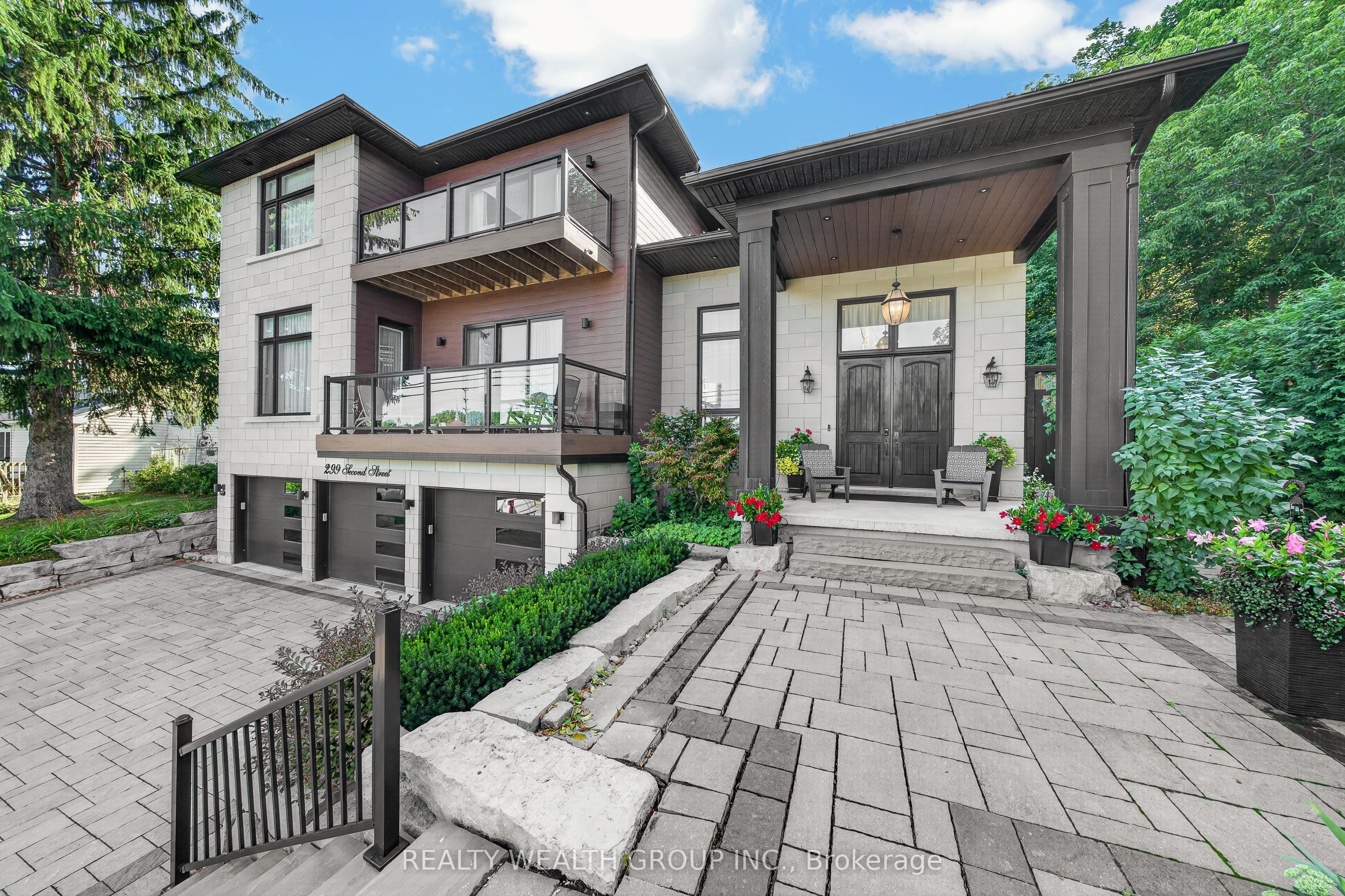 299 Second Street Property Photo 4