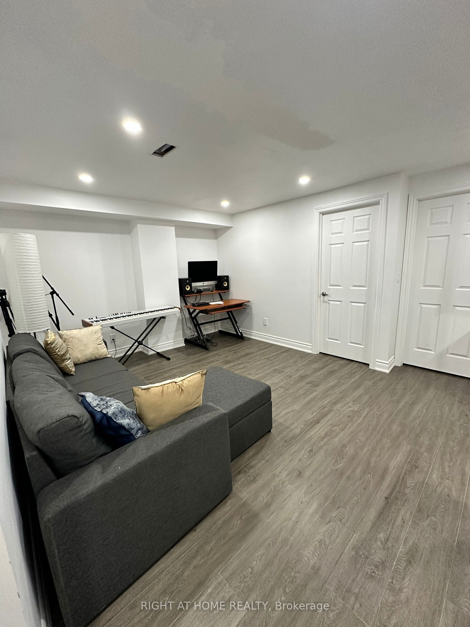 97 Forest Edge Crescent Property Photo 1