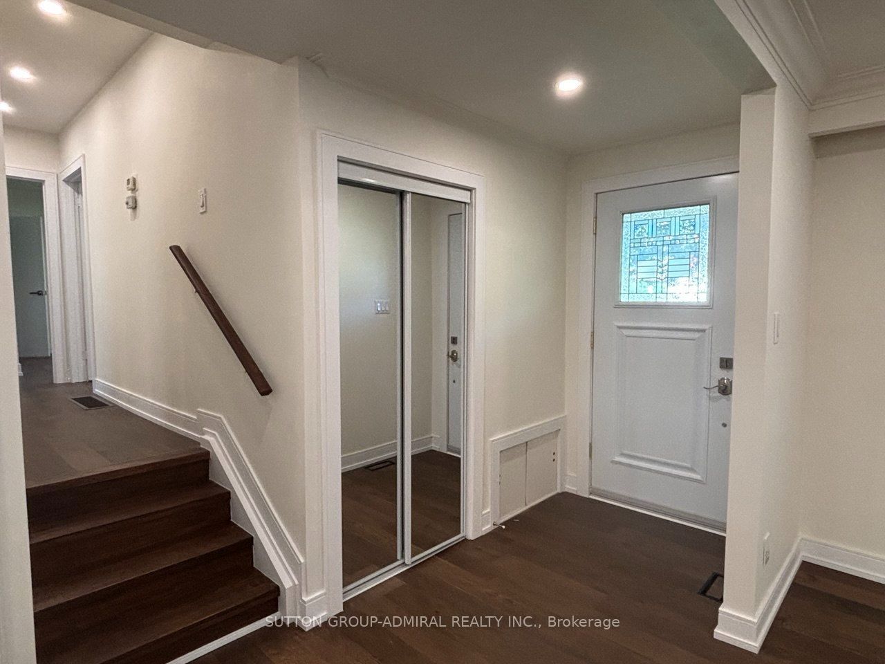 86 Hamilton Drive Main Floor Property Photo 5