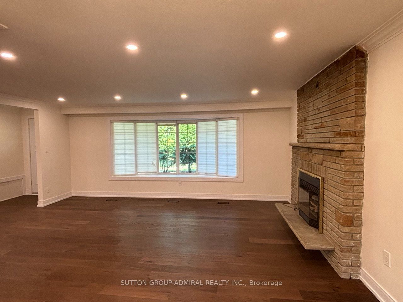 86 Hamilton Drive Main Floor Property Photo 13