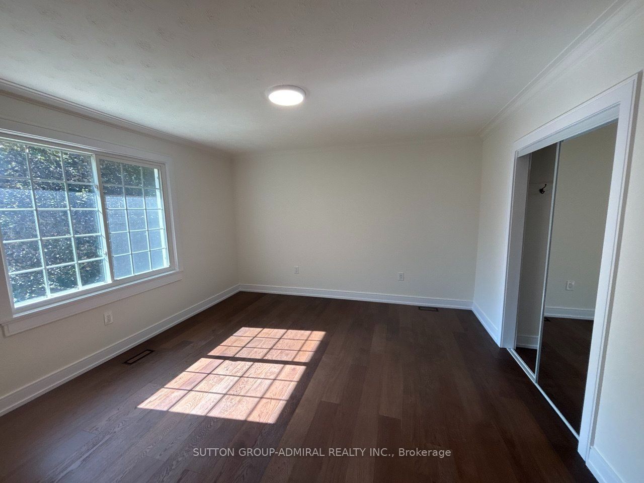 86 Hamilton Drive Main Floor Property Photo 23
