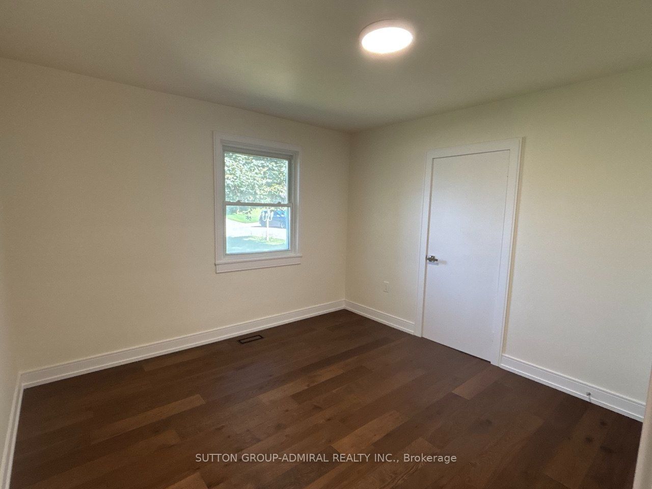 86 Hamilton Drive Main Floor Property Photo 25