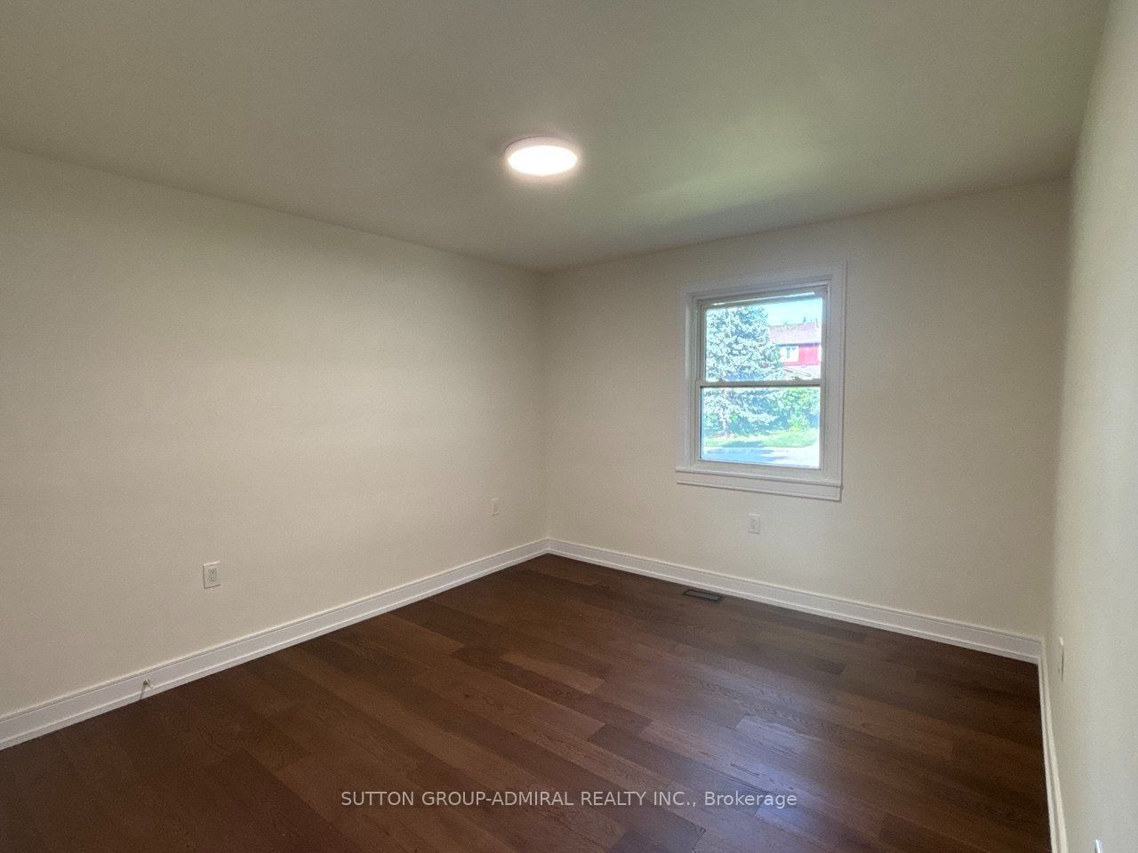 86 Hamilton Drive Main Floor Property Photo 27