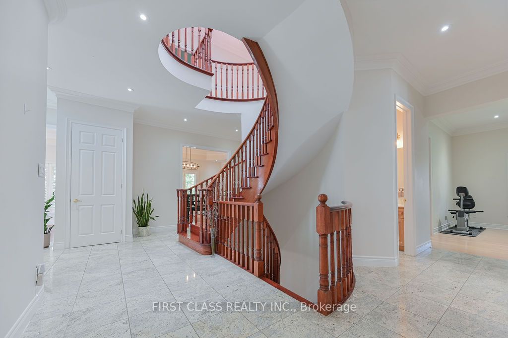 2 Wainwright Avenue Property Photo 6