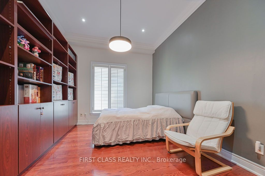 2 Wainwright Avenue Property Photo 12