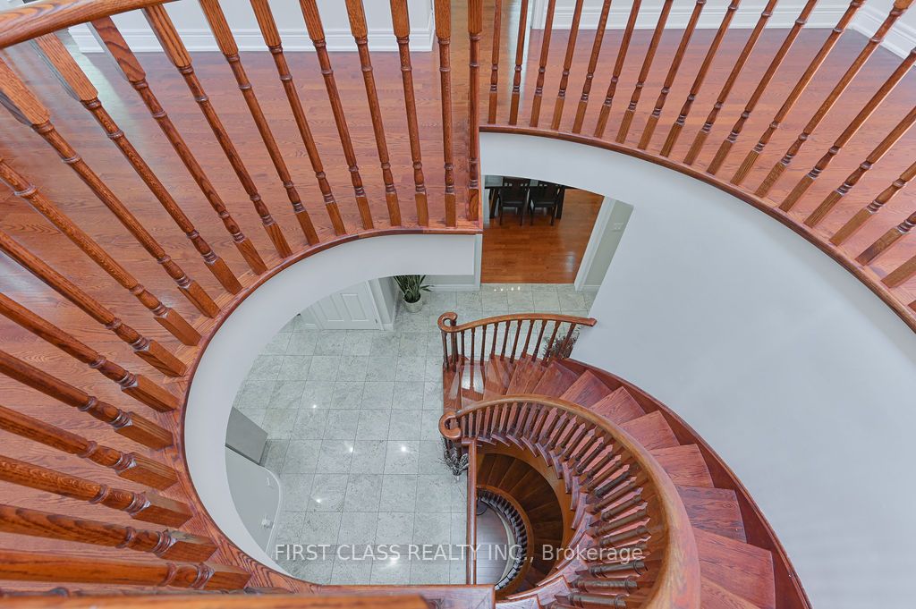 2 Wainwright Avenue Property Photo 23
