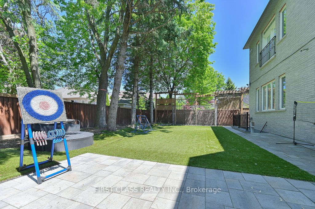 2 Wainwright Avenue Property Photo 41