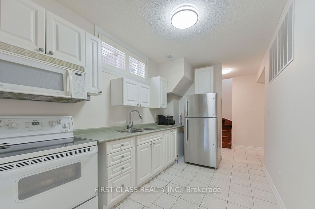 2 Wainwright Avenue Property Photo 43