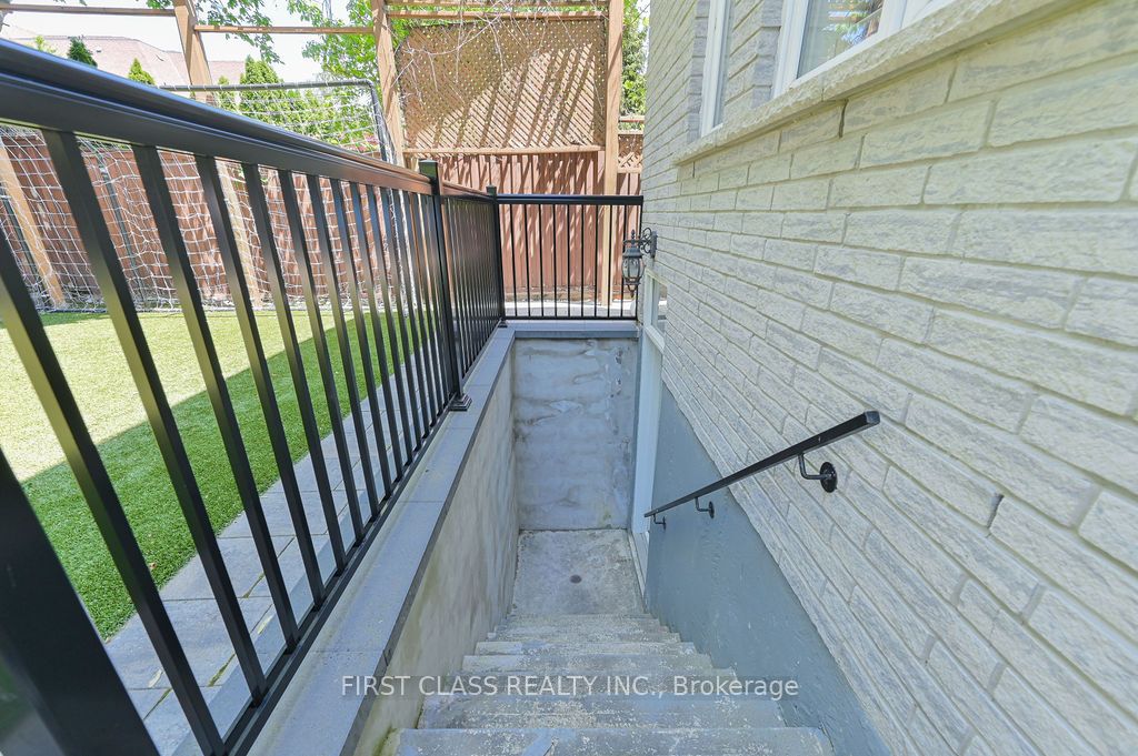 2 Wainwright Avenue Property Photo 47