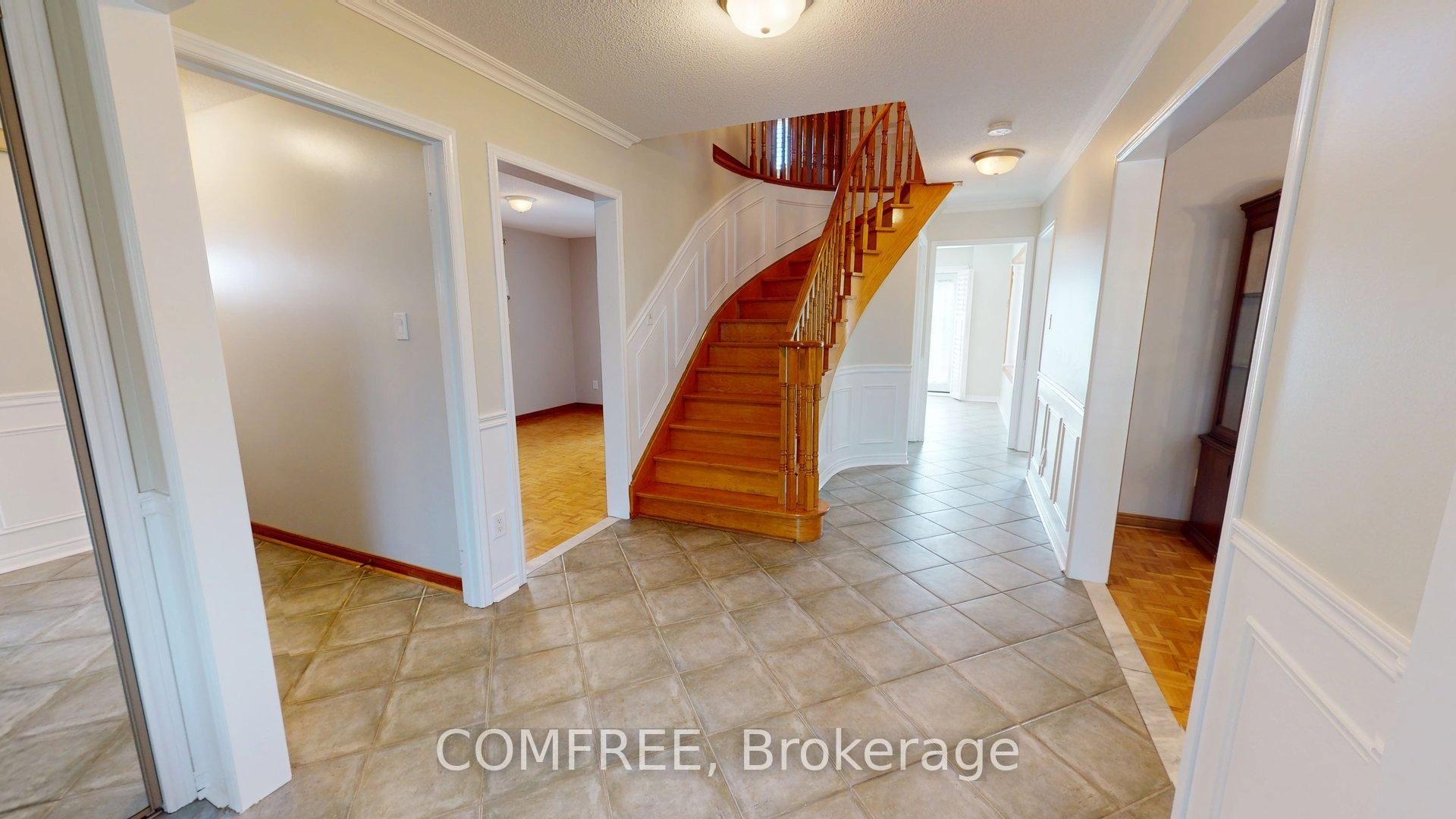 51 Venetian Crescent Property Photo 3