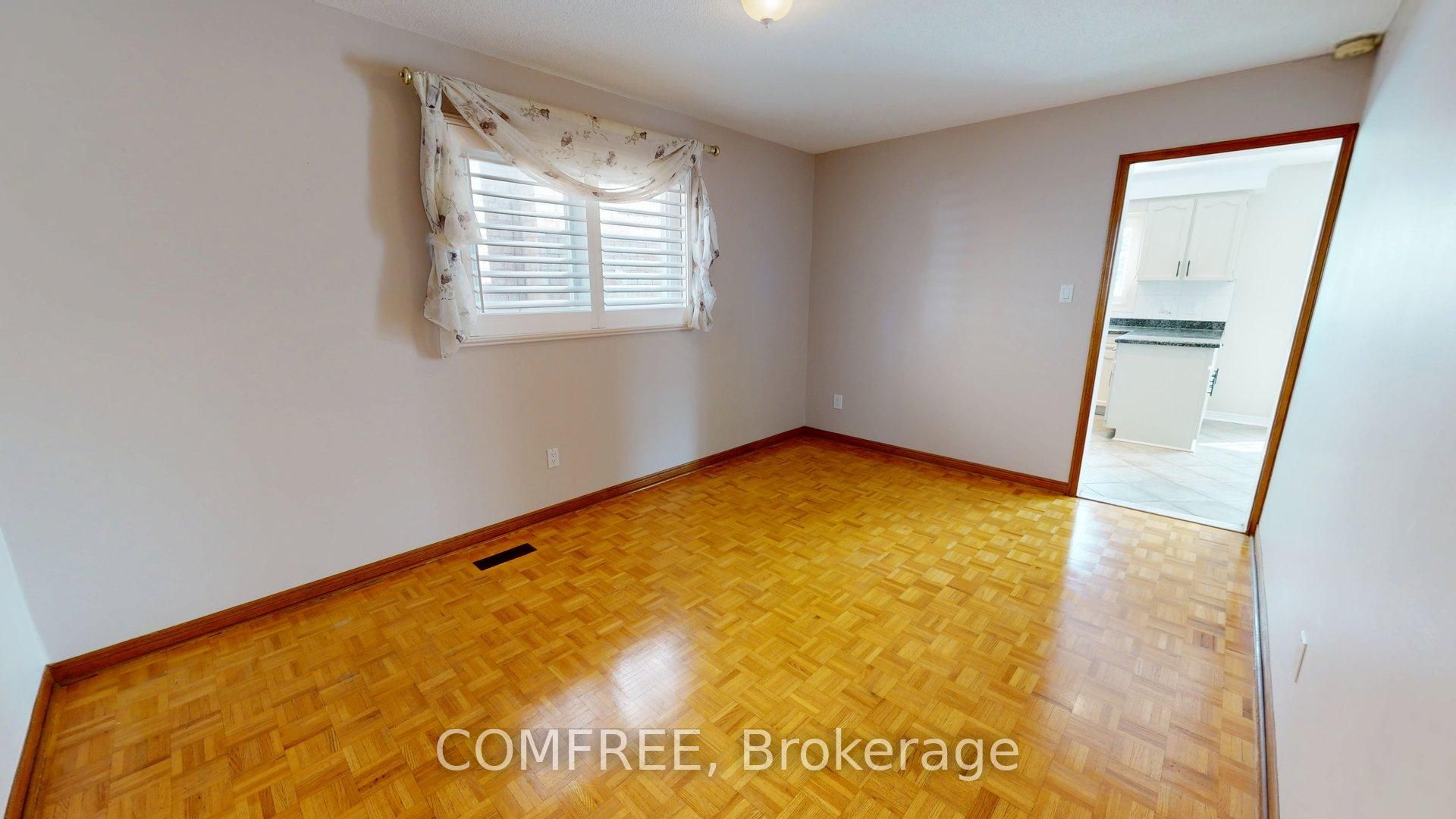 51 Venetian Crescent Property Photo 7