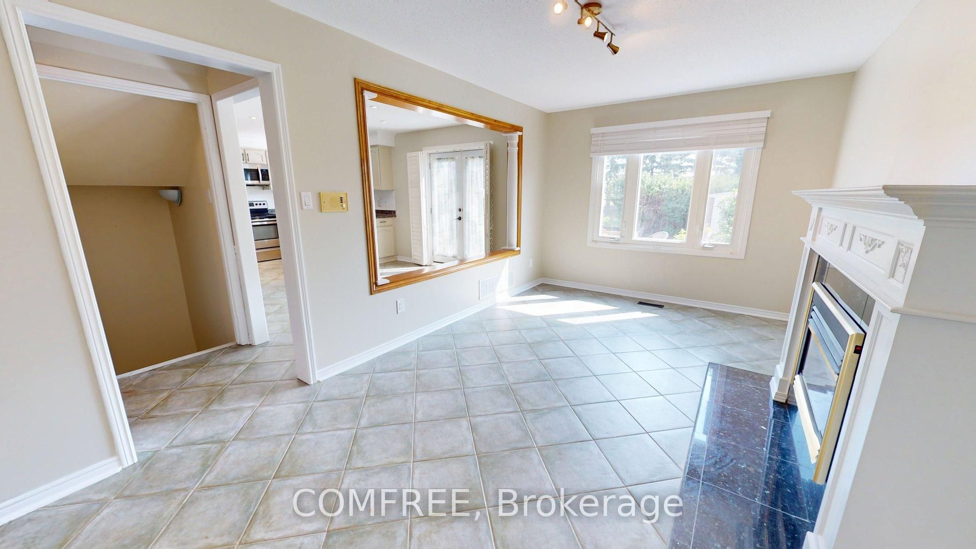 51 Venetian Crescent Property Photo 12