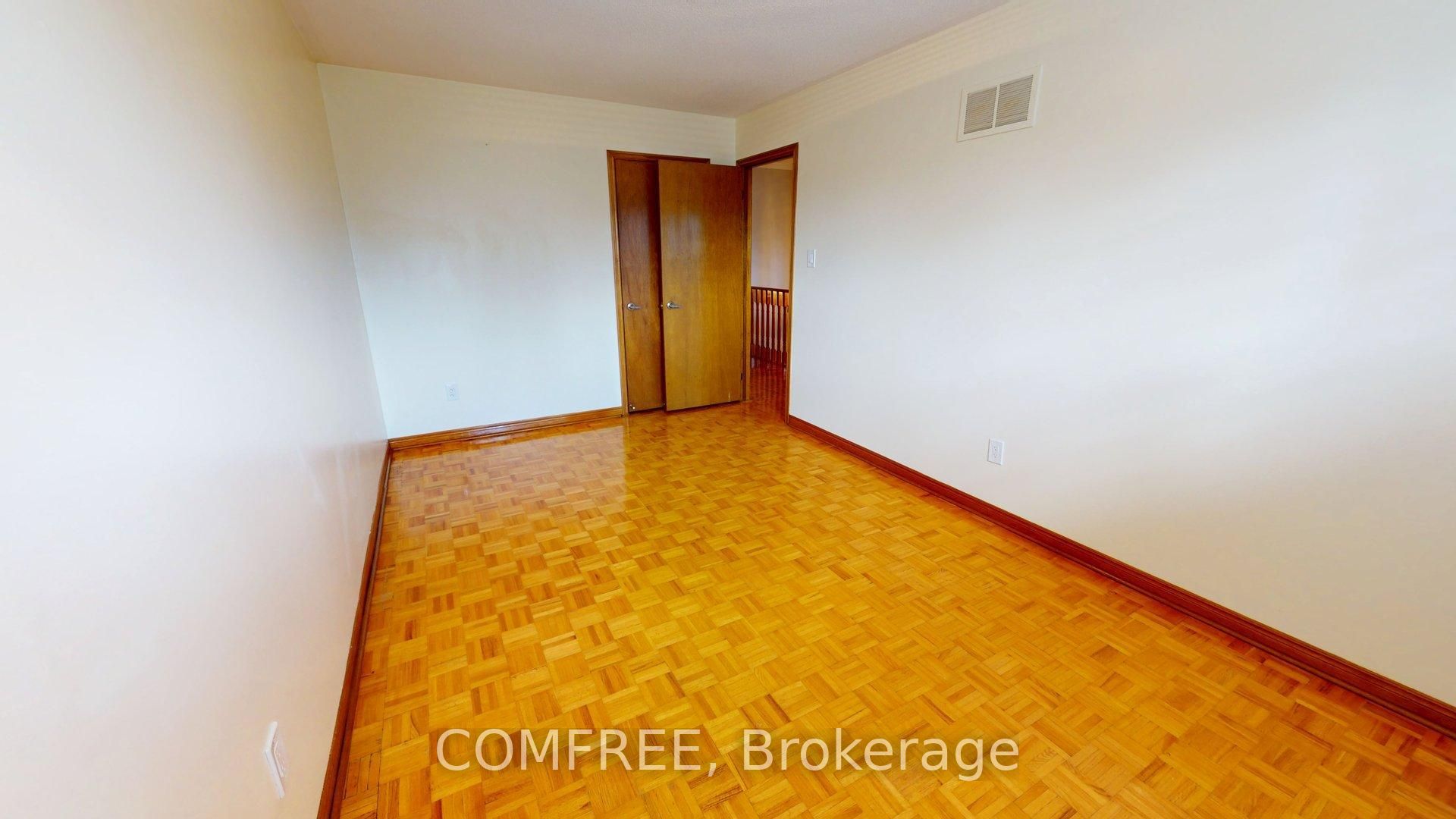 51 Venetian Crescent Property Photo 15