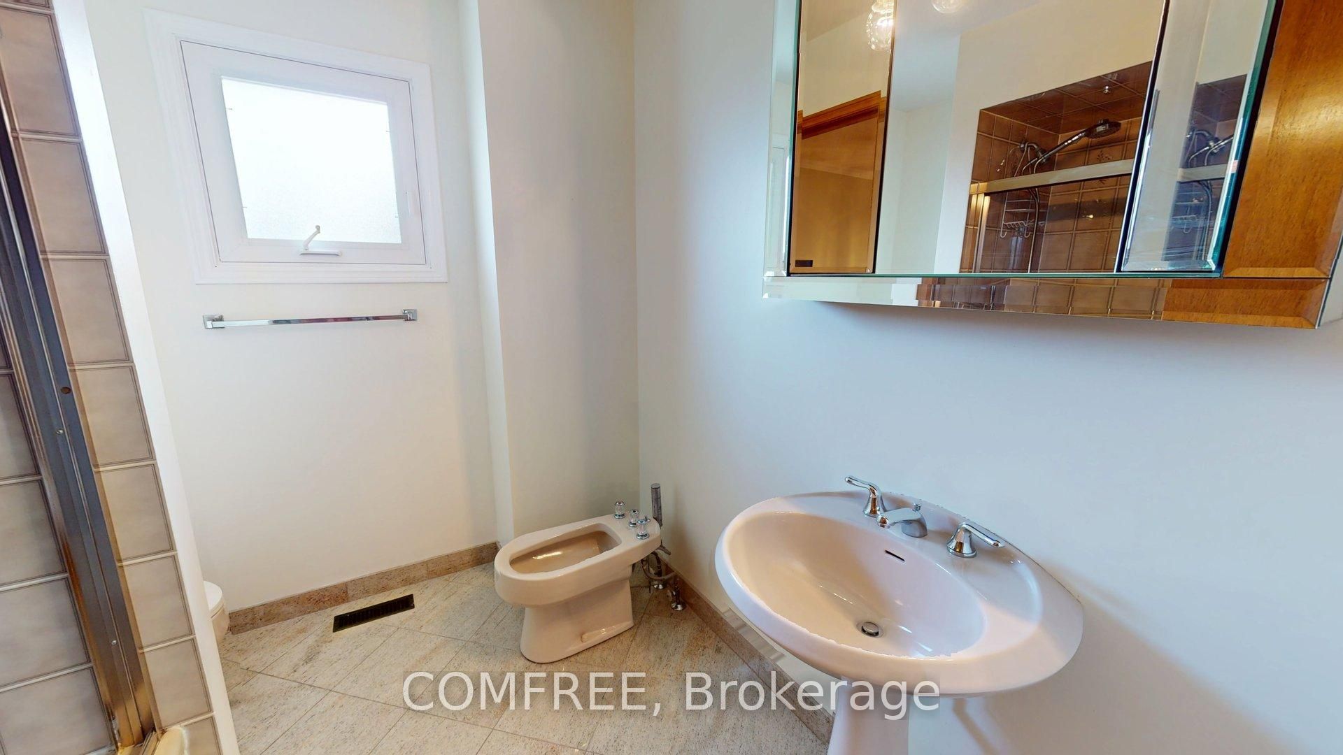 51 Venetian Crescent Property Photo 16