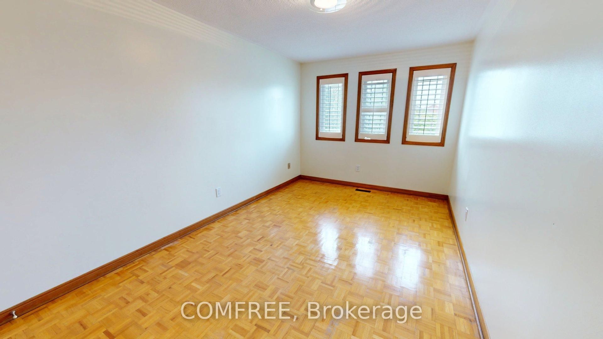 51 Venetian Crescent Property Photo 19