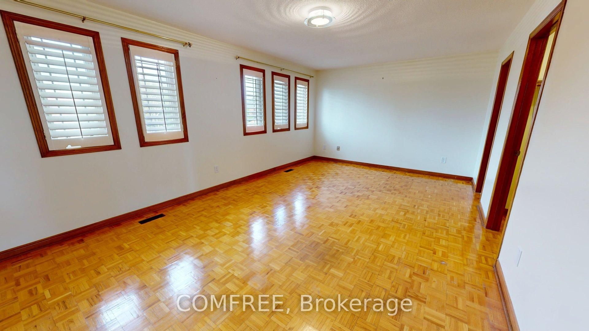 51 Venetian Crescent Property Photo 21