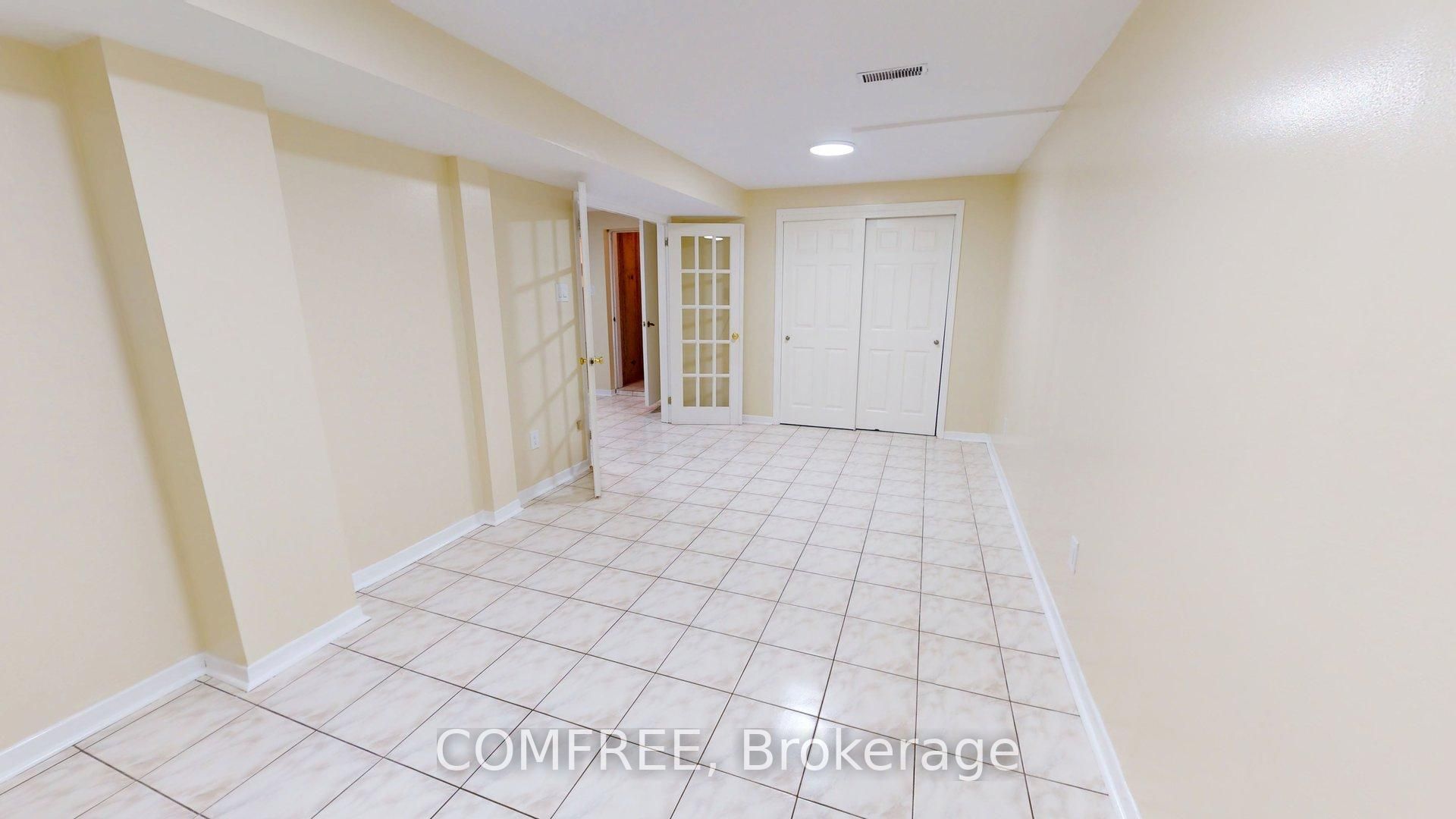 51 Venetian Crescent Property Photo 32