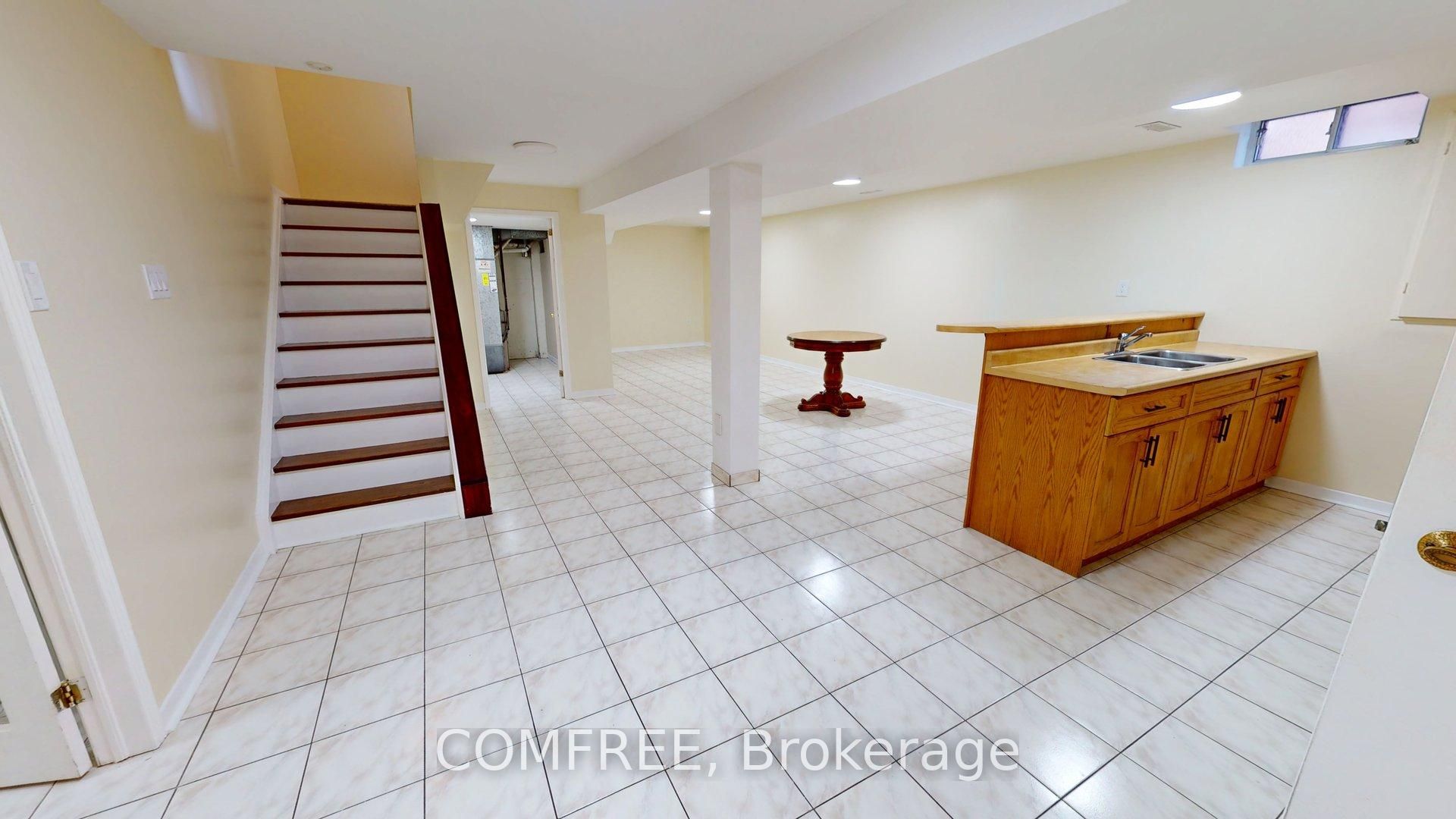 51 Venetian Crescent Property Photo 35