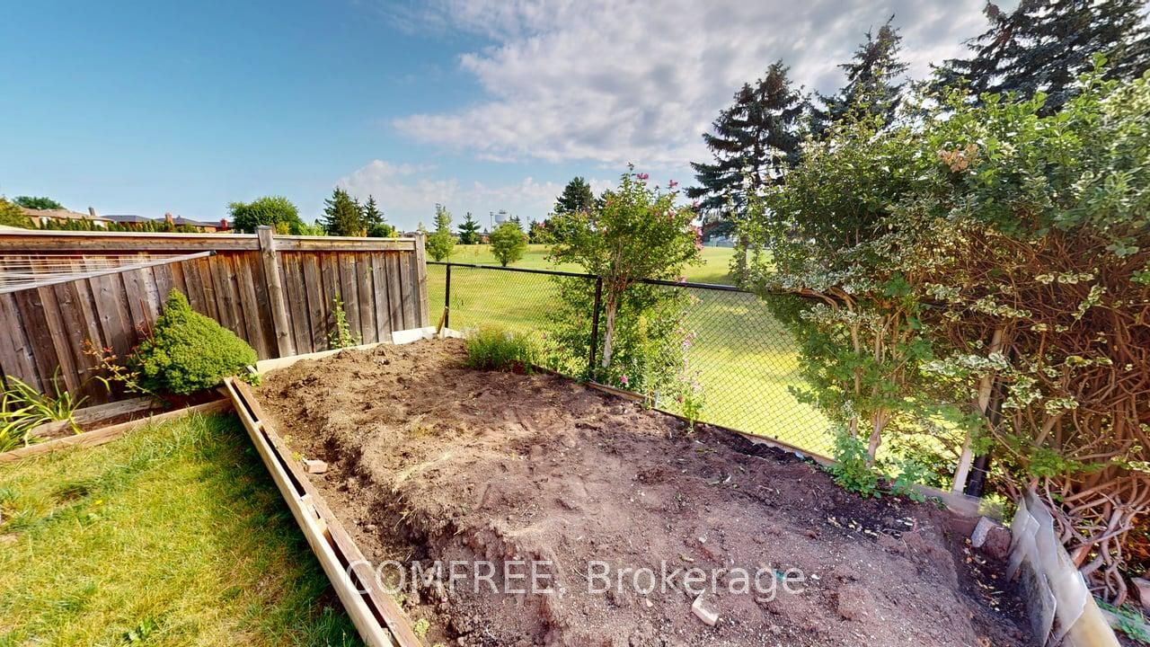 51 Venetian Crescent Property Photo 42