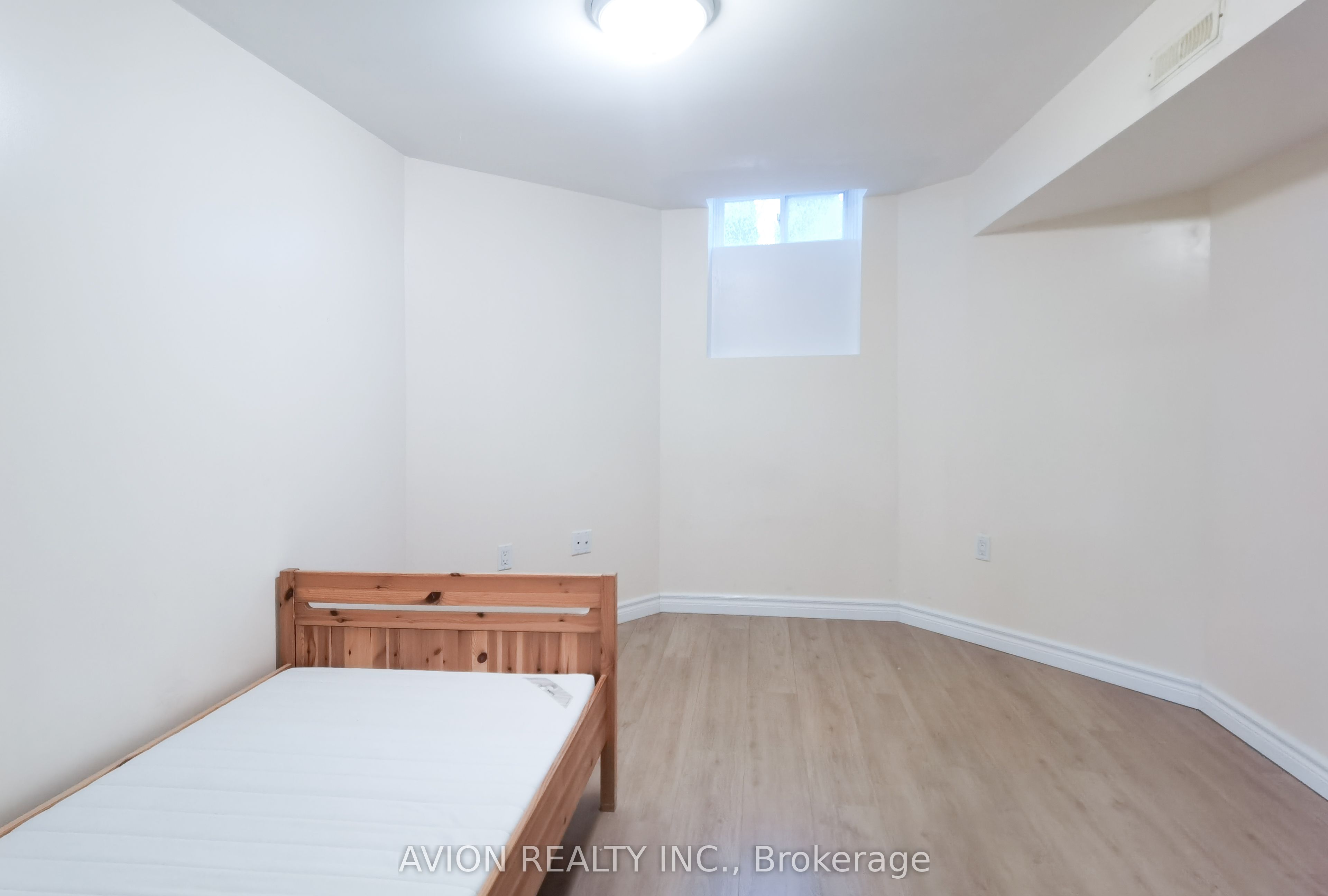 55 Central Park Drive Bsmt Property Photo 8