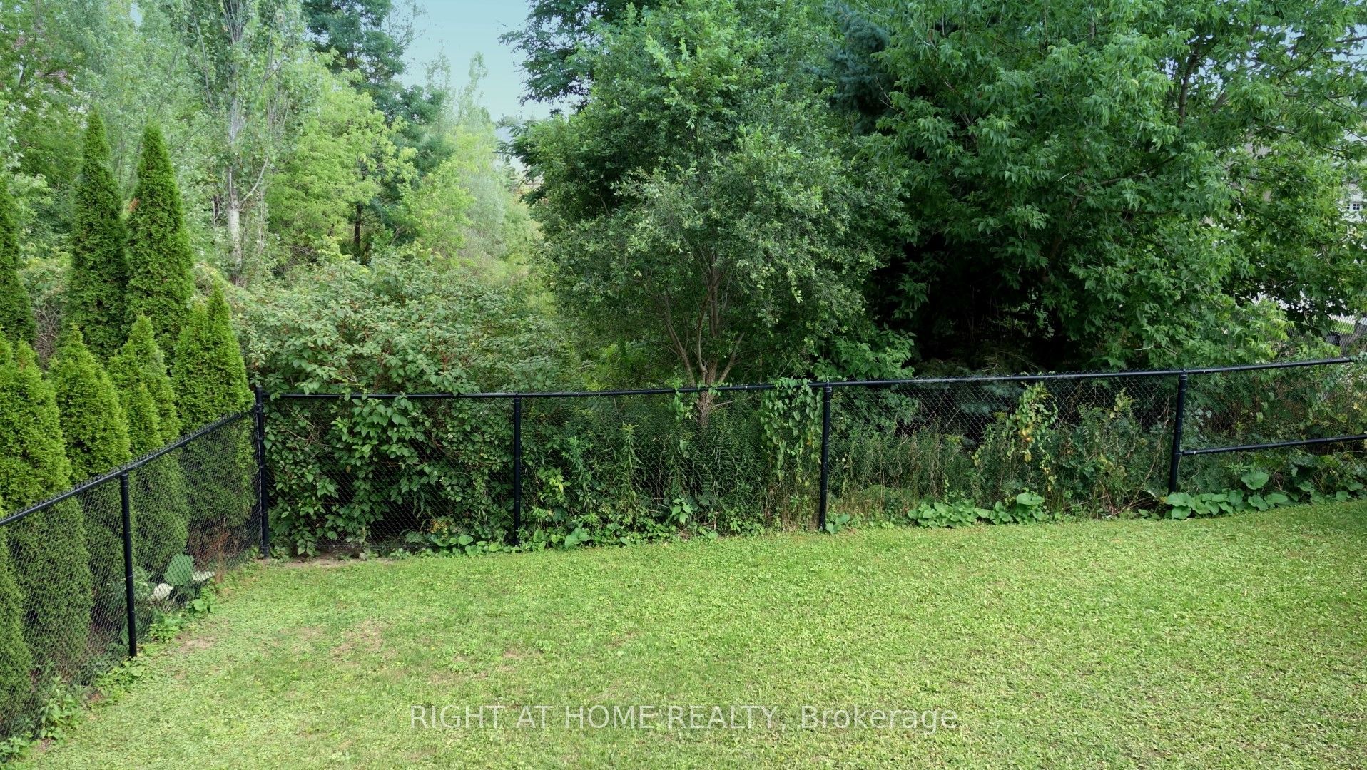 17 Bond Crescent Property Photo 4