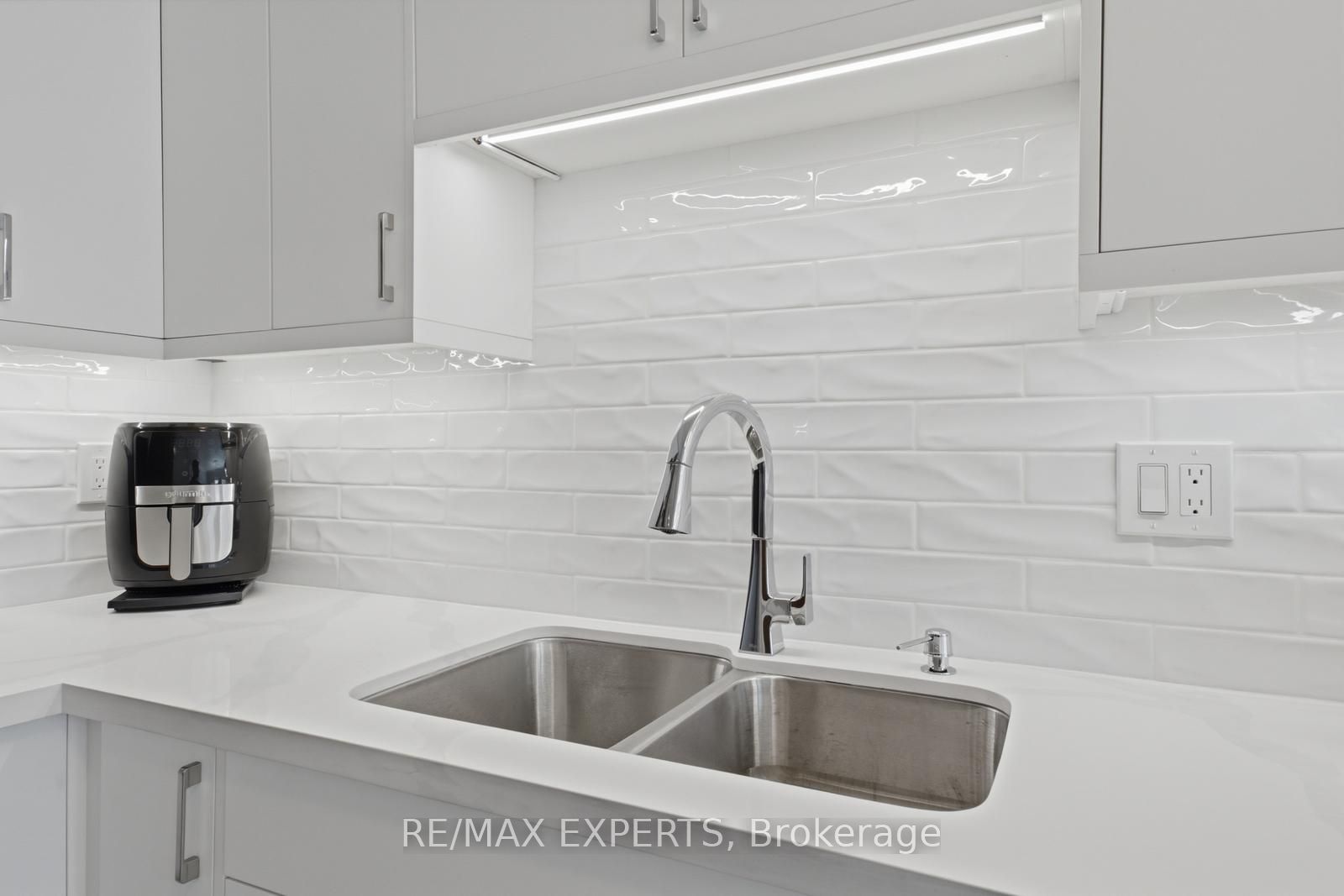 104 Pinedale Gate Property Photo 8