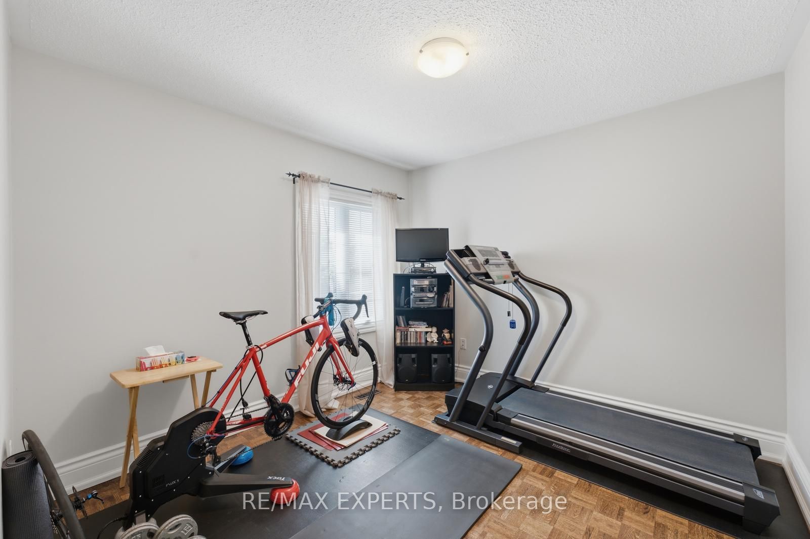 104 Pinedale Gate Property Photo 16