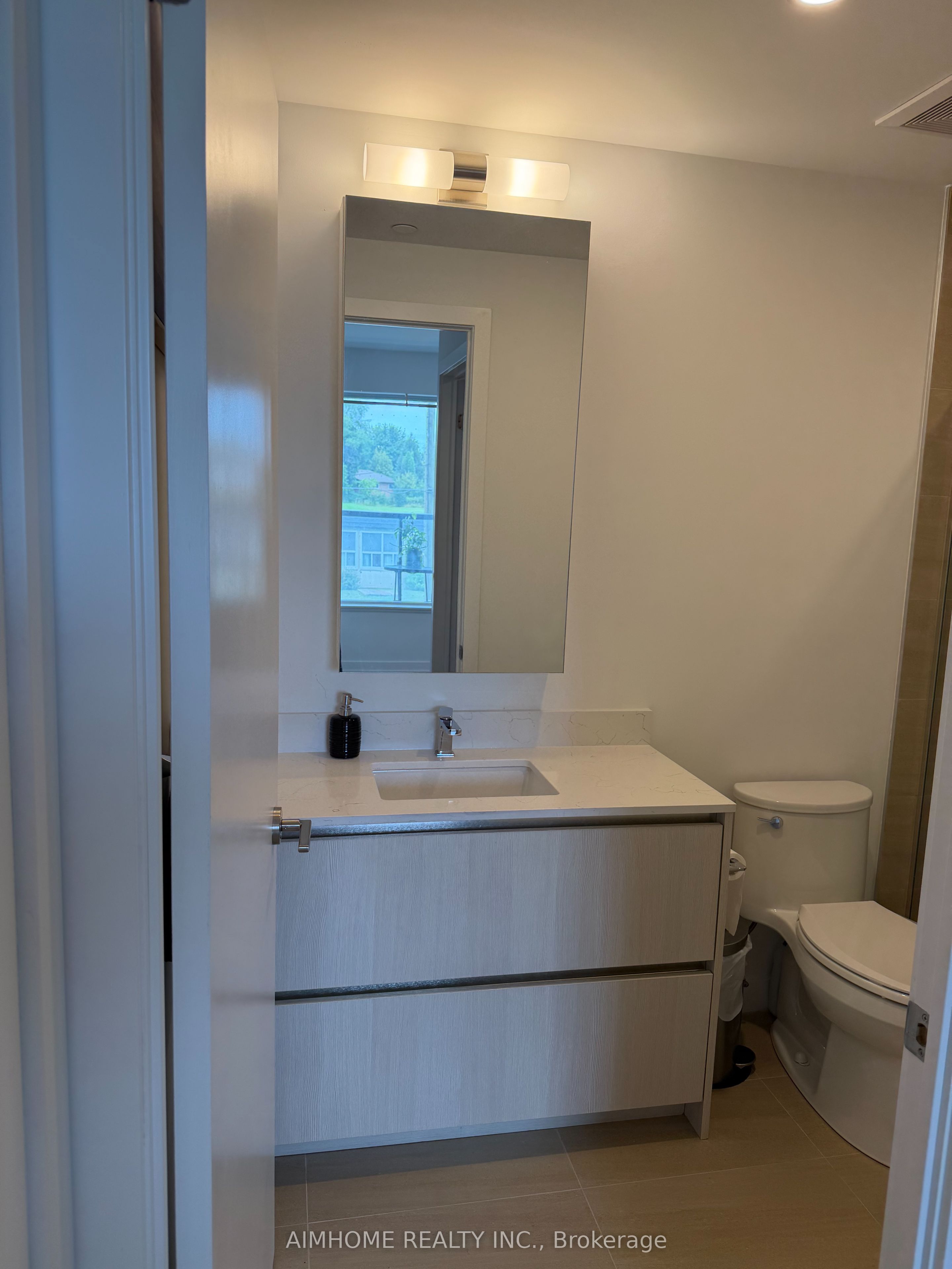 8188 Yonge St Street 206 Property Photo 16