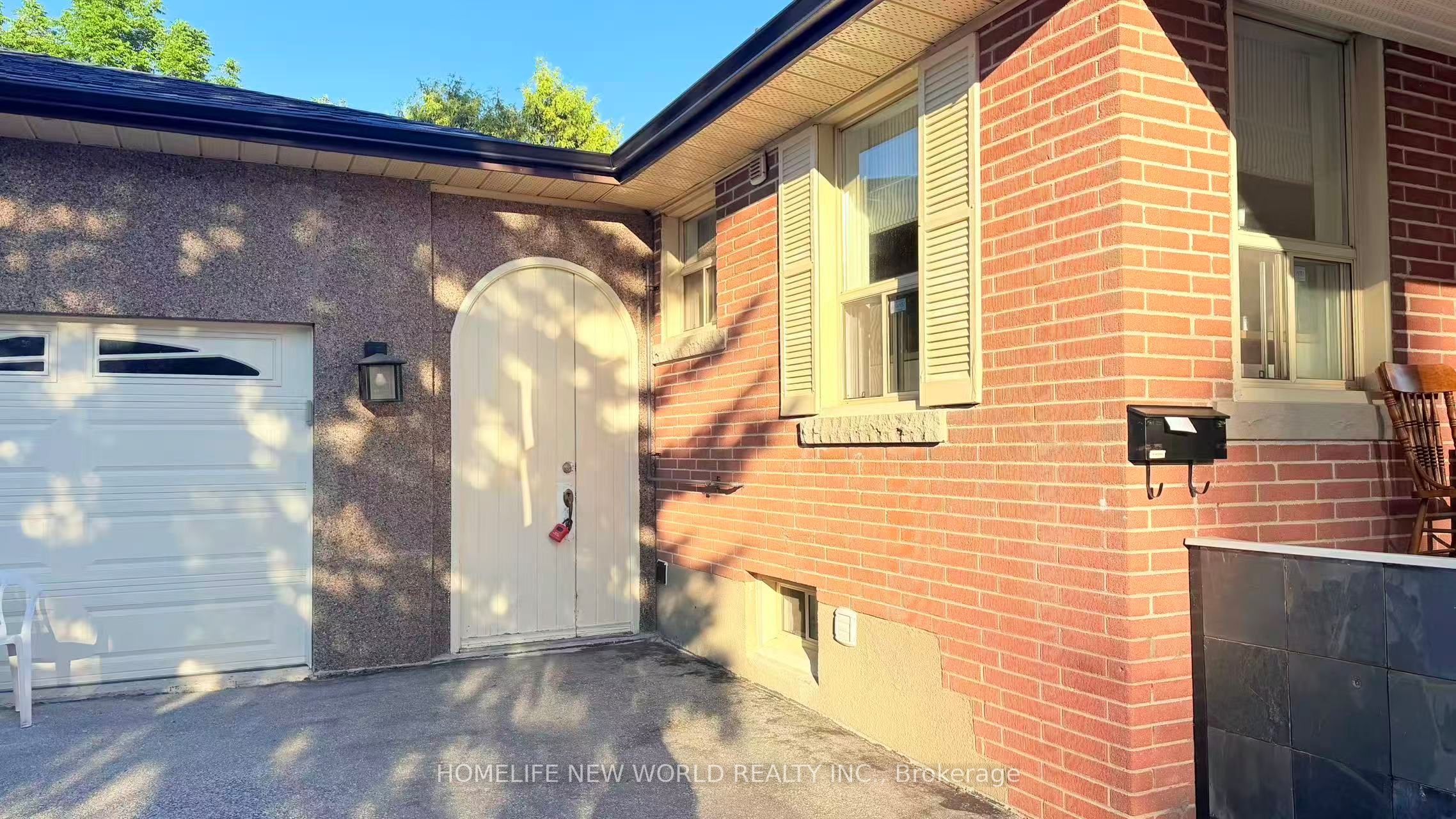 385 Marybay Crescent Bsmt Unit 1 Property Photo 3