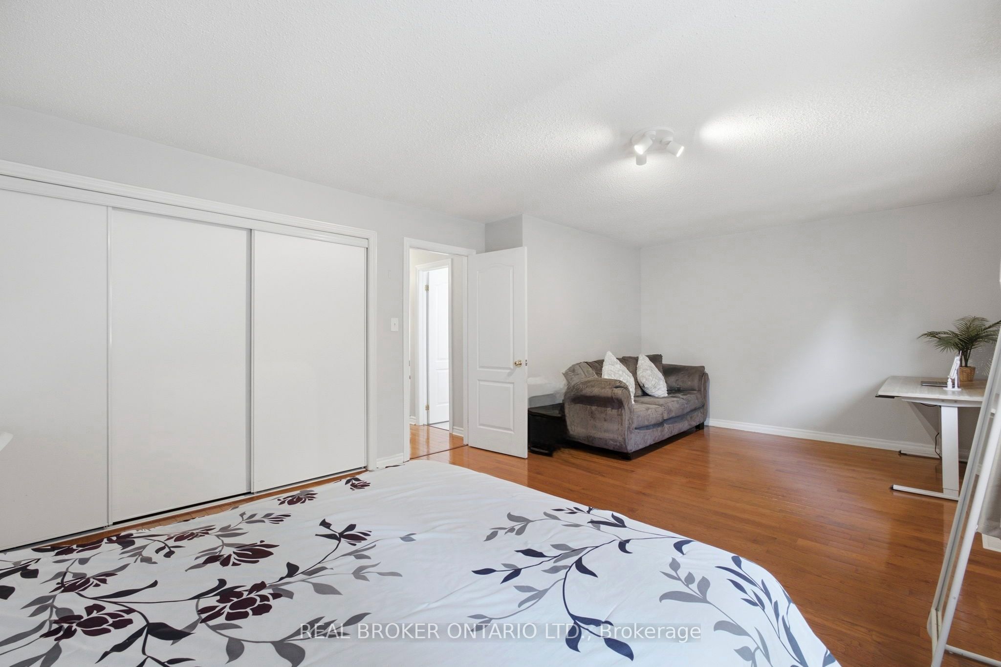 22 October Lane Property Photo 18
