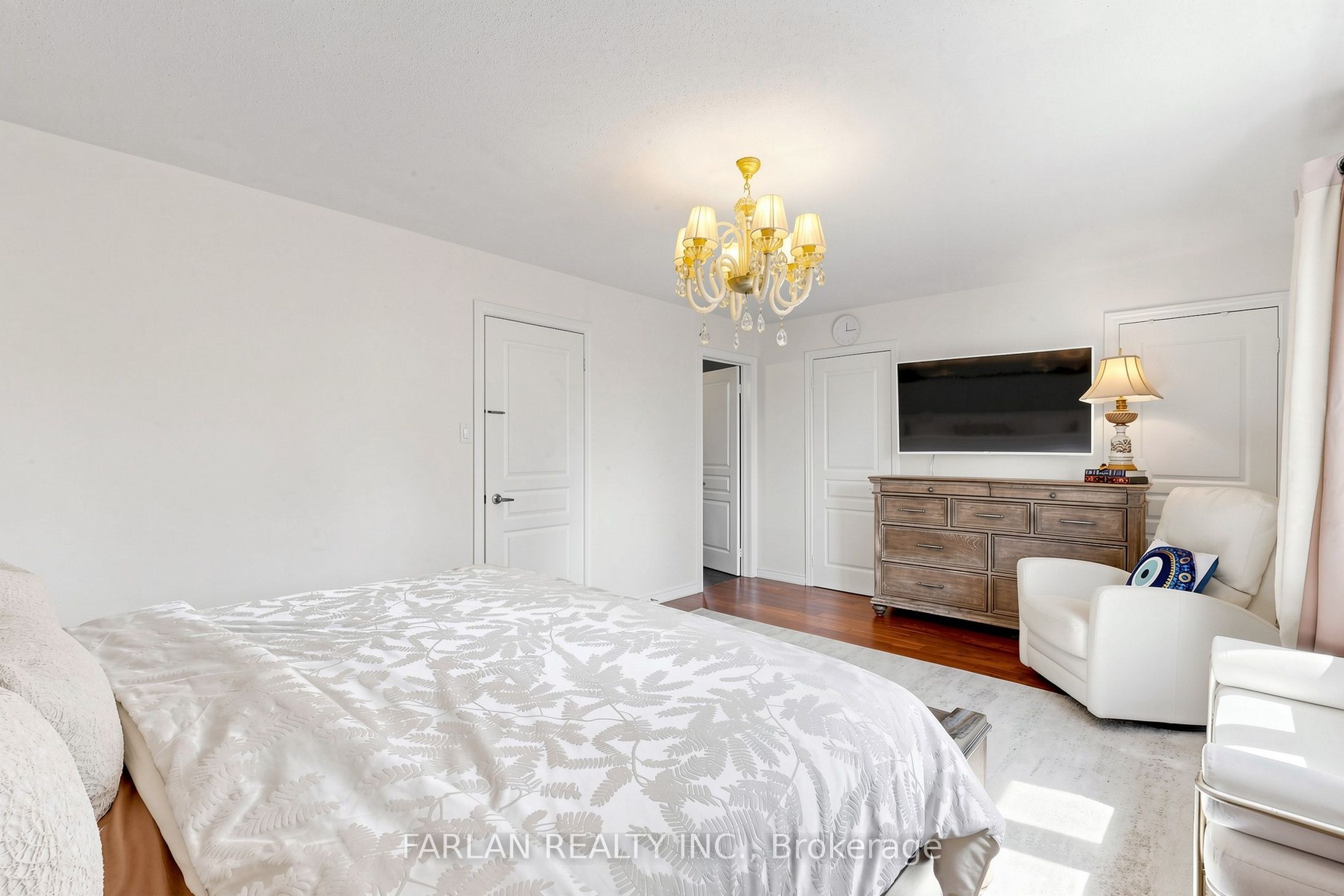 43 Pexton Avenue Property Photo 22