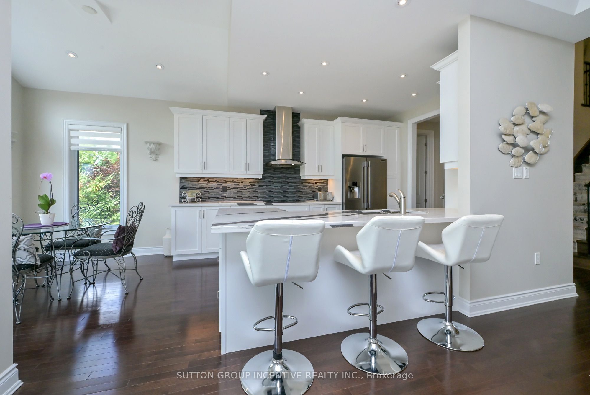 4 Westmount Drive Property Photo 9