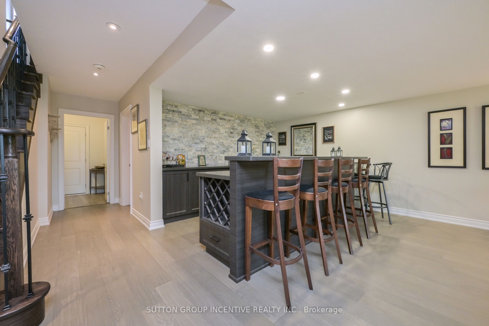 4 Westmount Drive Property Photo 31