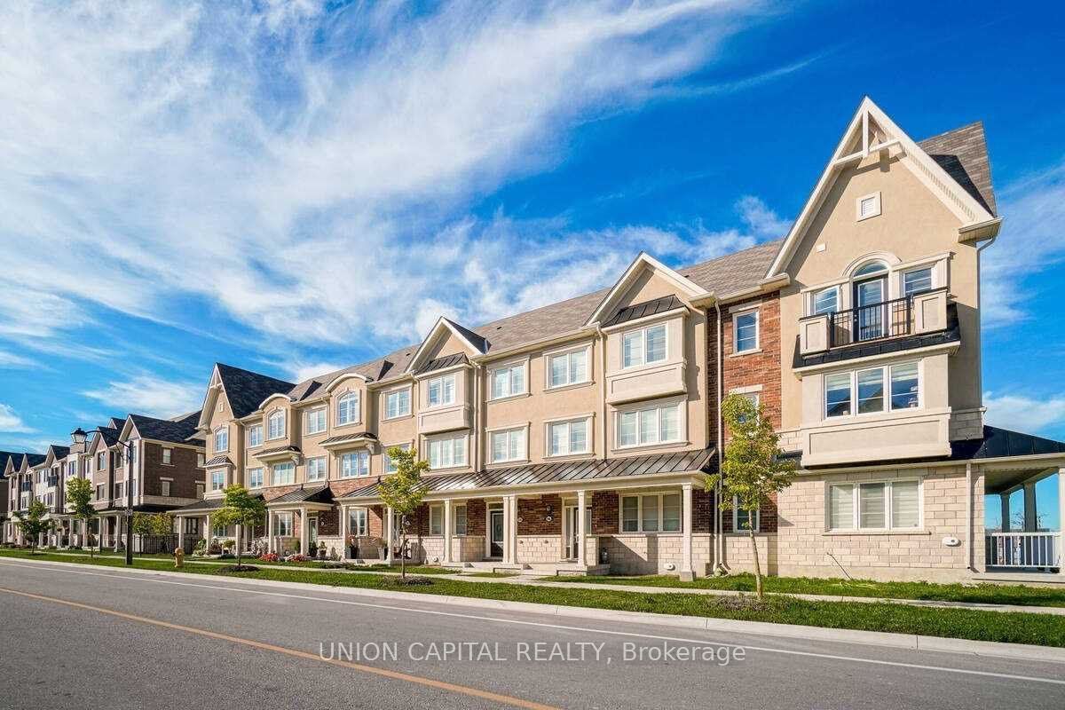 90 Cornell Centre Boulevard Property Photo 4