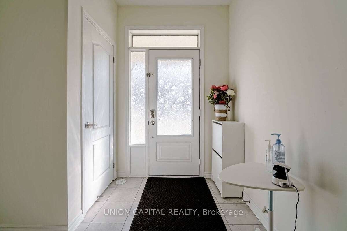 90 Cornell Centre Boulevard Property Photo 6
