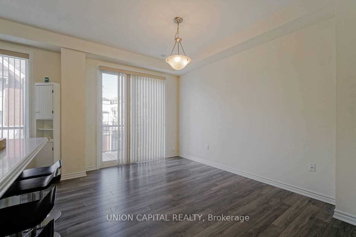 90 Cornell Centre Boulevard Property Photo 18