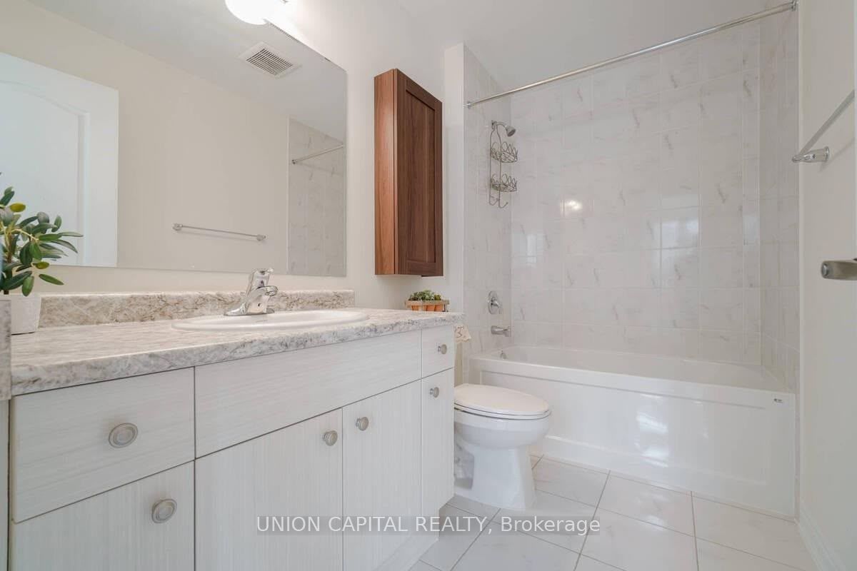 90 Cornell Centre Boulevard Property Photo 36