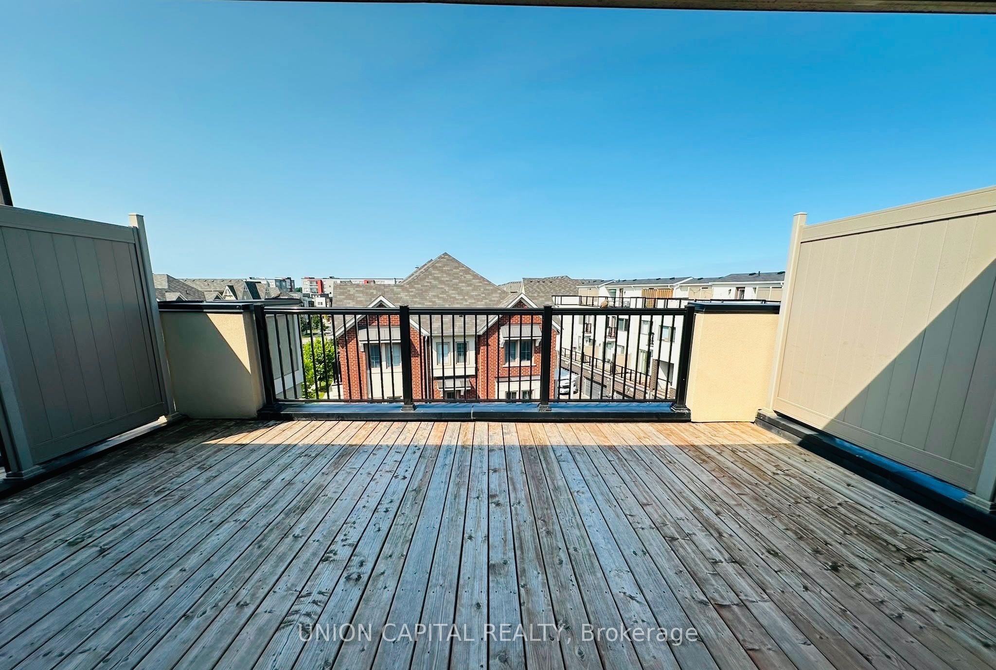 90 Cornell Centre Boulevard Property Photo 39