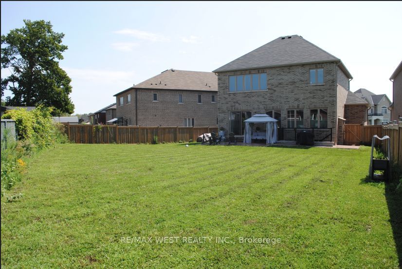 1807 Emberton Way Property Photo 2