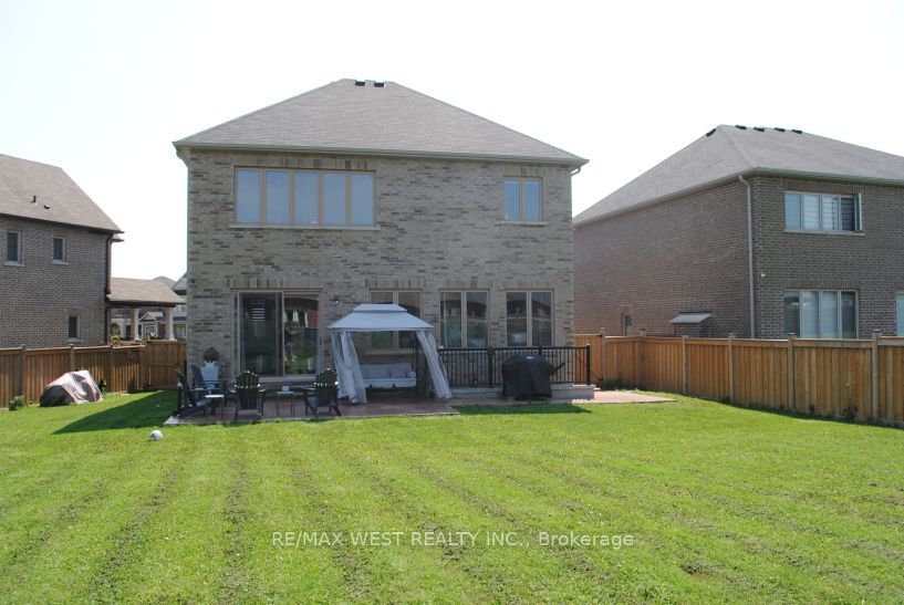 1807 Emberton Way Property Photo 3