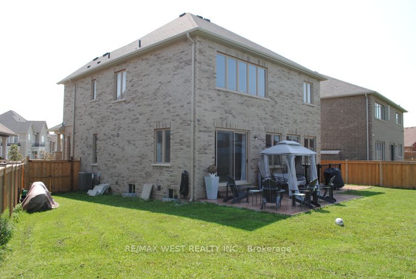 1807 Emberton Way Property Photo 4