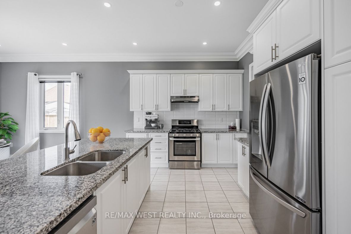 1807 Emberton Way Property Photo 8