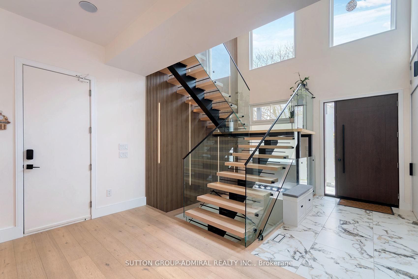 582 Gorham Street Property Photo 4