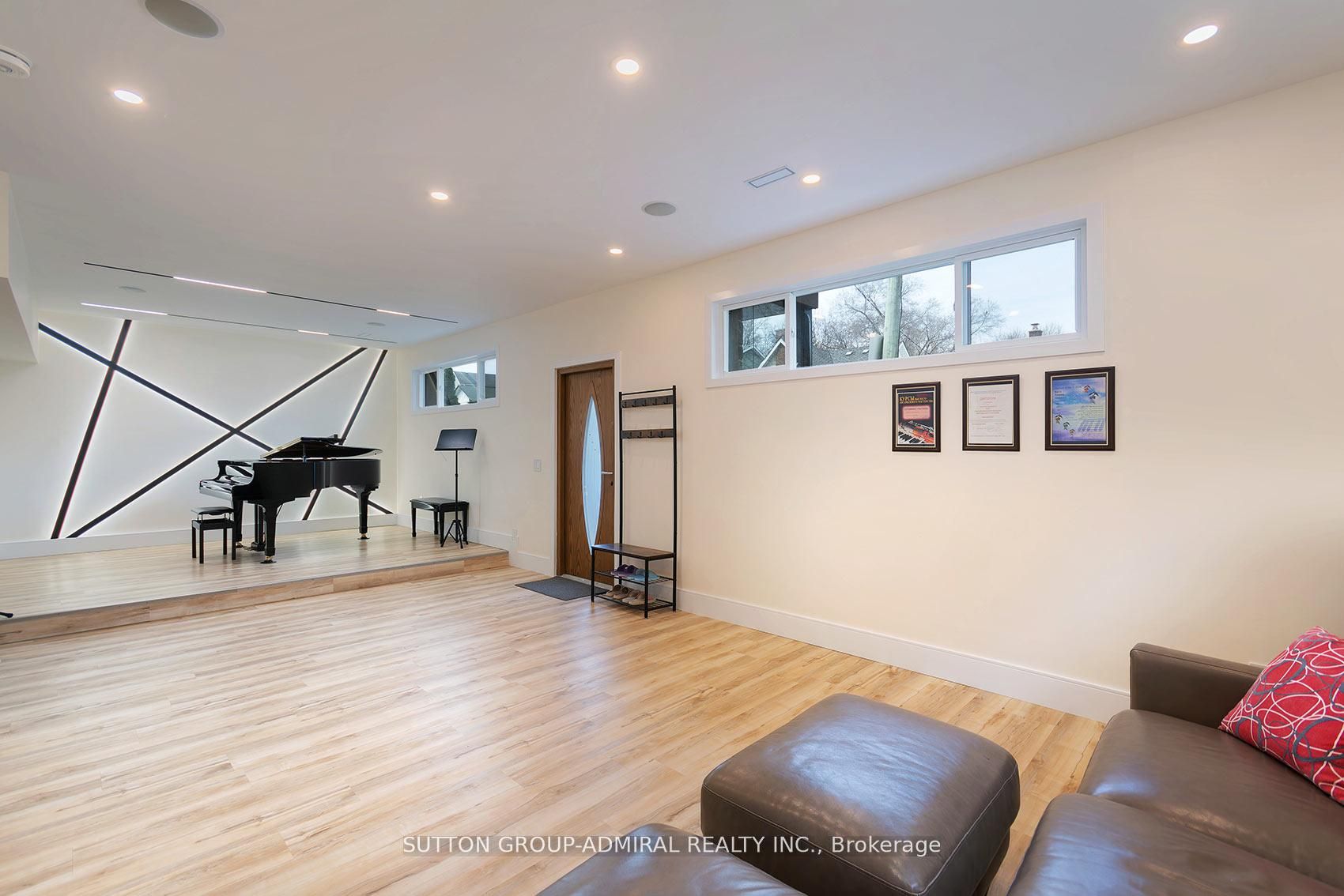 582 Gorham Street Property Photo 40