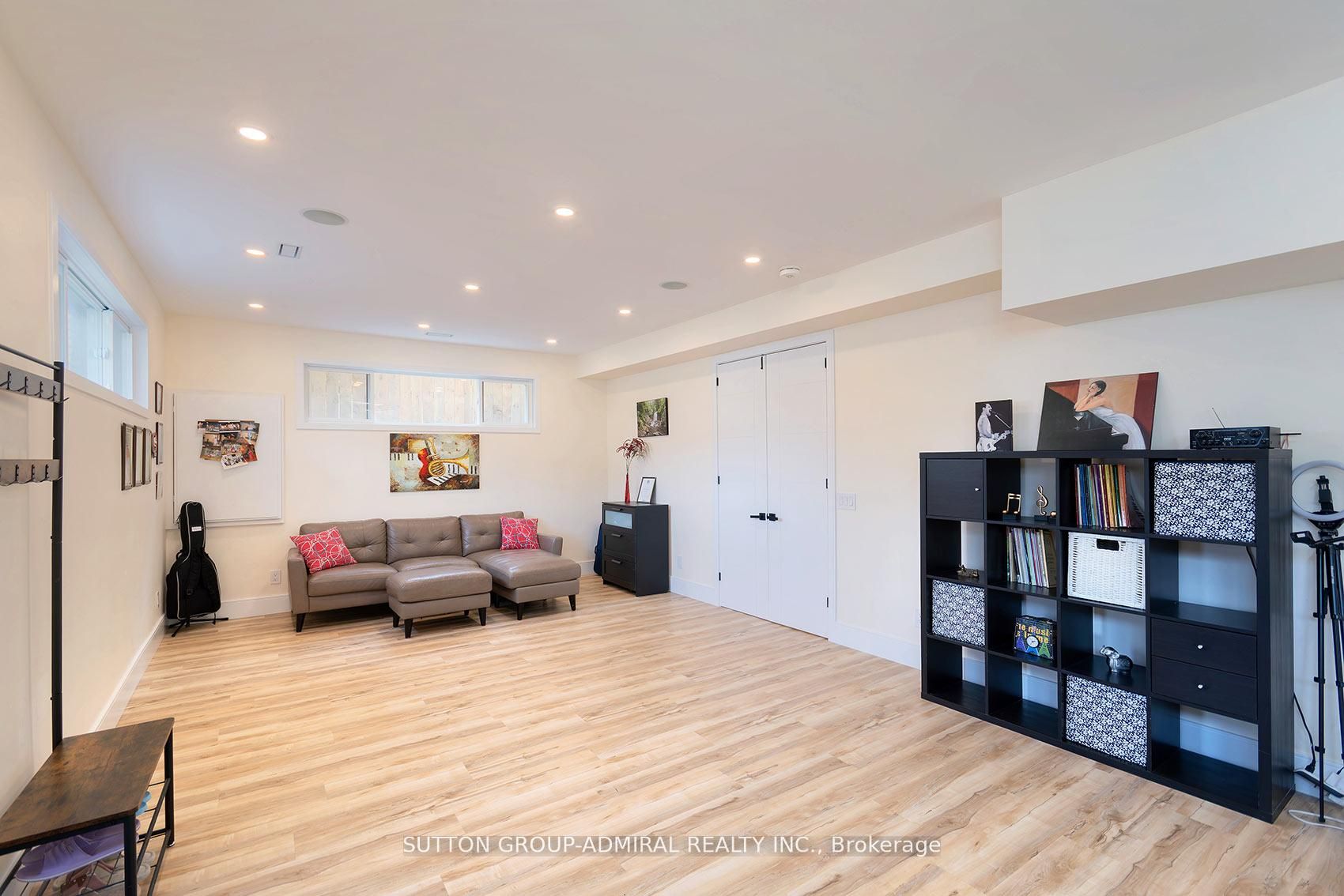582 Gorham Street Property Photo 41