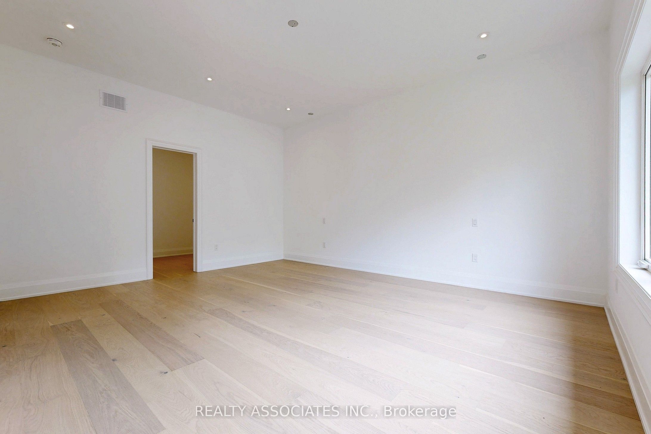 32 Cossar Avenue Property Photo 24